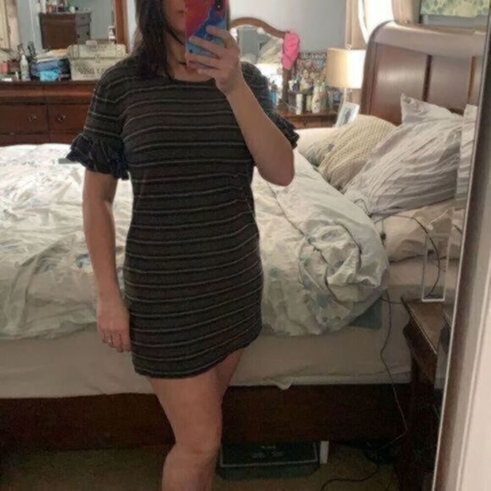 Tabitha Webb gray striped shirt dress with ruffle sleeves size small
